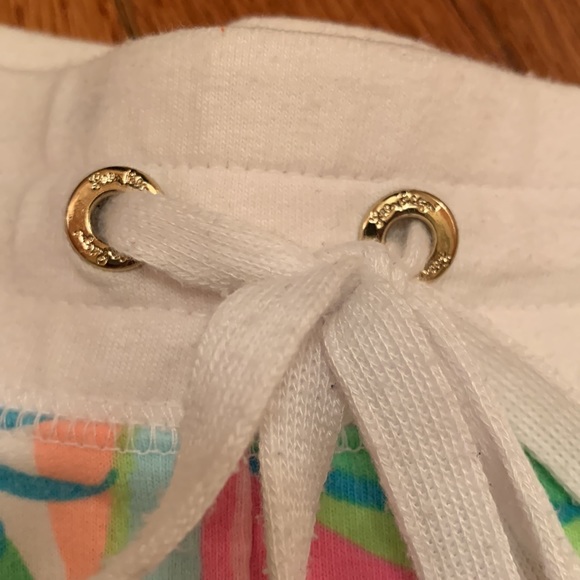 Lilly Pulitzer size XS comfy shorts. - Picture 2 of 6